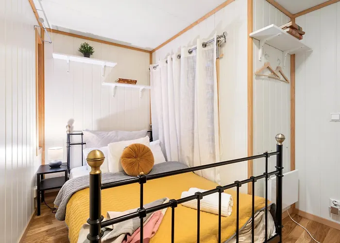 Stylish Vintage Home In The Heart Of The City