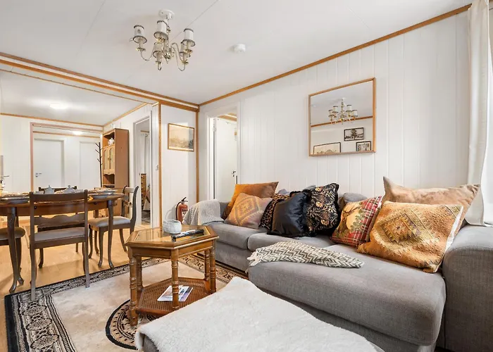Stylish Vintage Home In The Heart Of The City